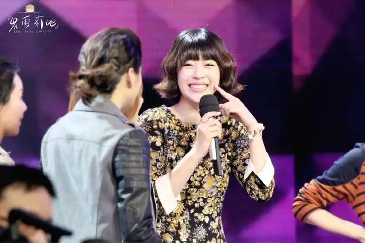 崔雪莉的这个发型叫什么名字啊