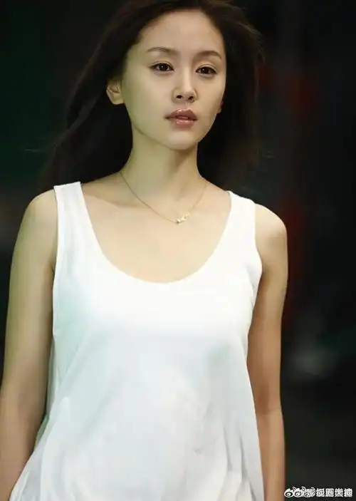 王子文年轻时好水灵啊,满满的胶原蛋白,眼神清澈无辜