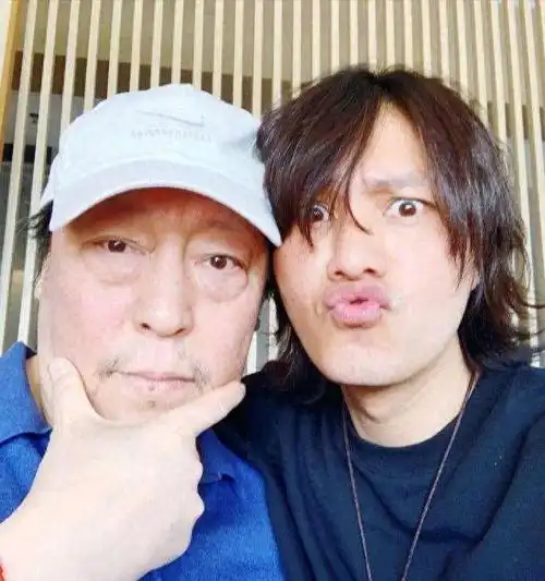 表面是小演员背后却是经纪公司大老板这些明星个个闷声发大财