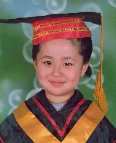 明星小时候照片baby李小璐鹿晗绝对没整容杨幂变化大