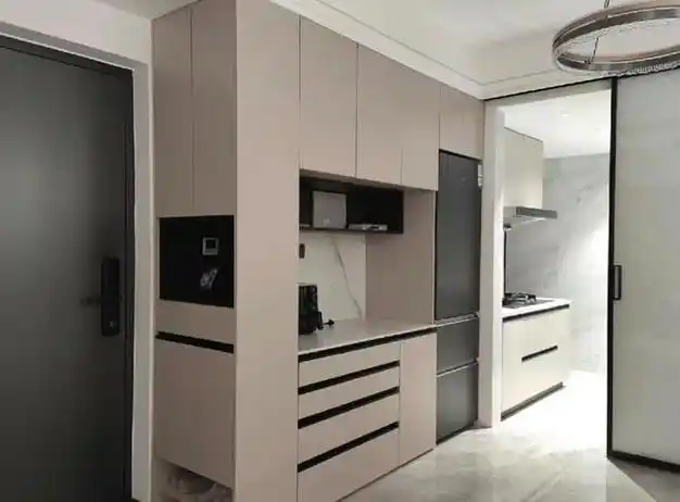 为何越来越多人冰箱不放厨房?看了他们的家,才知道可以这样做!