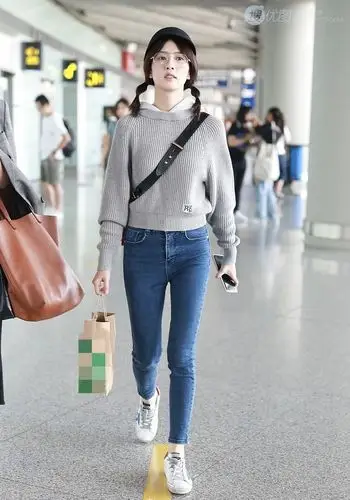 女明星白鹿机场路人拍可爱图片各种拍照手势随时出现白鹿女演员大陆