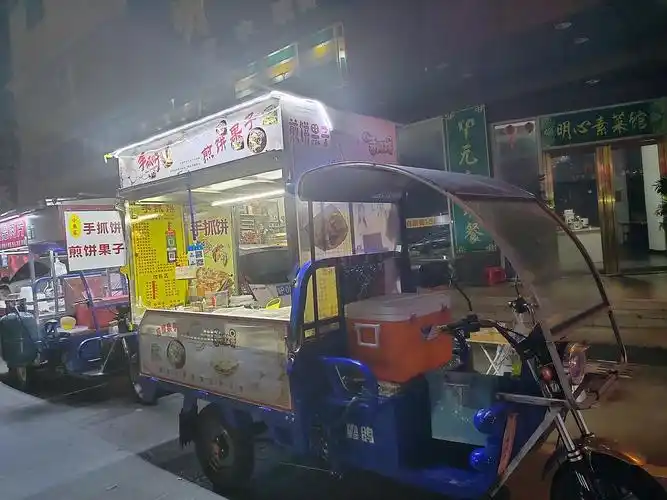 盲目摆摊卖手抓饼煎饼