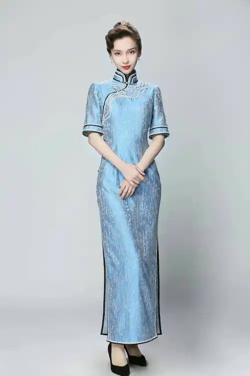 angelababy早该这样穿!一袭天蓝色旗袍婀娜多姿,美得宛如画中人