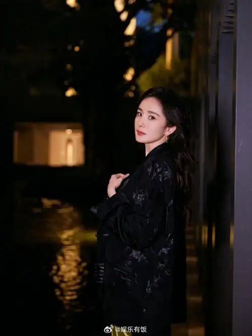 只能打电话,每次接起电话都是杨幂说自己胃疼,没时间吃饭,饿过劲儿了