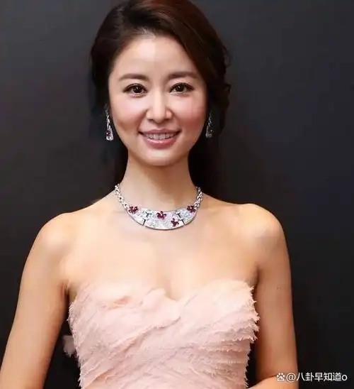 越来越有韵味了!47岁林心如,妩媚风情宛如少女!