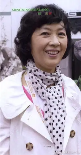 步入中老年的龚雪看照片风采依旧