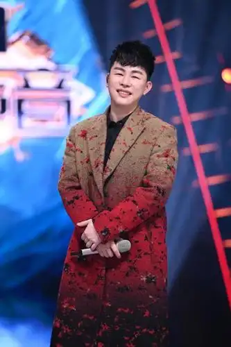 胡彦斌不受前女友事件影响,参加综艺依旧霸气,中国风歌曲惊艳