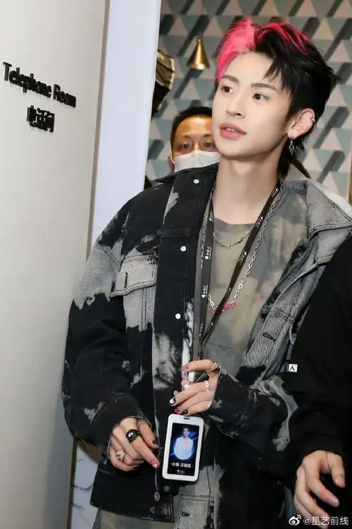 小鬼生图有多绝##小鬼第一天上班迟到