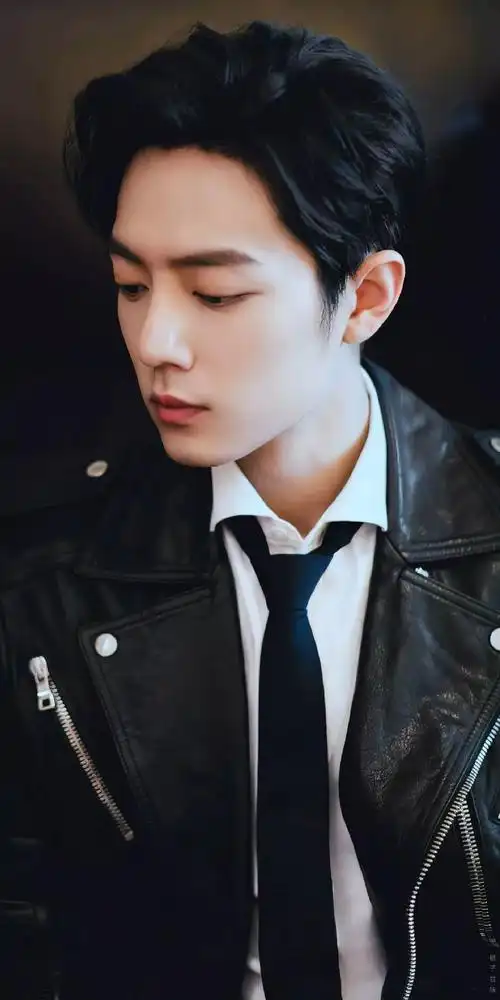 肖战西装皮衣壁纸高清合集 肖战壁纸最新