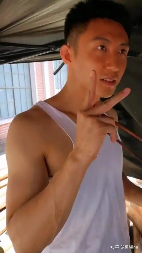 如何评价黄景瑜的身材? - 知乎