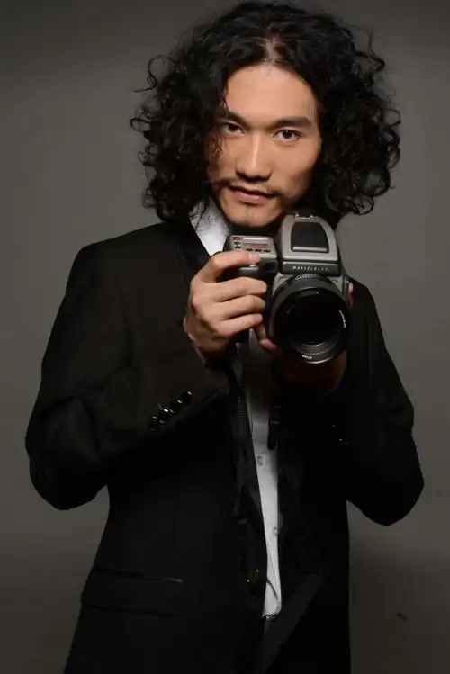 导演田七政和创作歌曲《陈年残梦》回忆点点梦中事