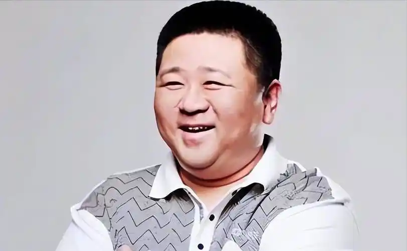 "狄仁杰"梁冠华:妻子是人艺唯一在编女导演,婚后33年恩爱如初_唐烨