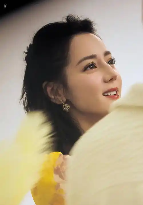 热巴写真图片和红毯_活动_都会_时候