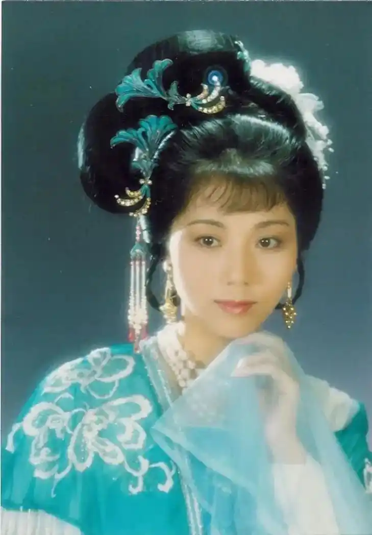 越剧中生代最喜欢的四个越剧女演员 何 - 抖音