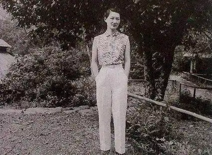 新闻 社会新闻 > 正文下图为赵四小姐已经步入中年,当时张学良被关押