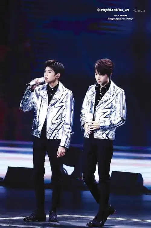 凯源超话  383036303637#愚人节站姐团建#  393833