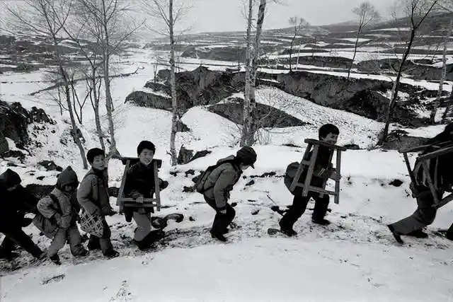 40张稀罕的童年老照片:60后70后80后的童年回忆,是否有你的样子