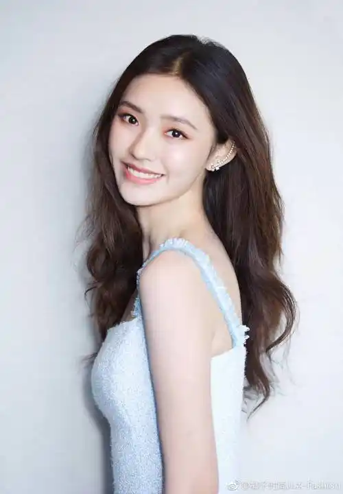 林允经纪人林允代言两年价格2022年