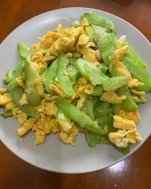 moore妈咪做的简单易做78黄瓜炒鸡蛋