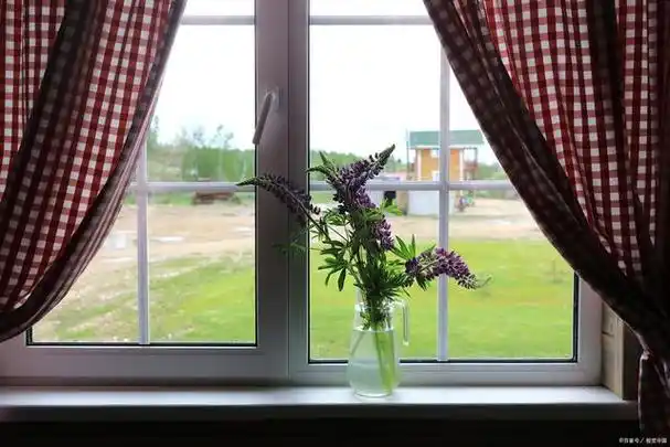 当清晨的第一缕阳光洒进窗户,一天中最美好的时光也随之拉开序幕.