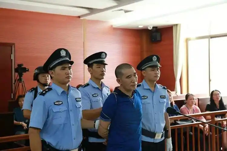 多行不义必自毙钦州这个毒贩子昨日被判死刑点击查看详情