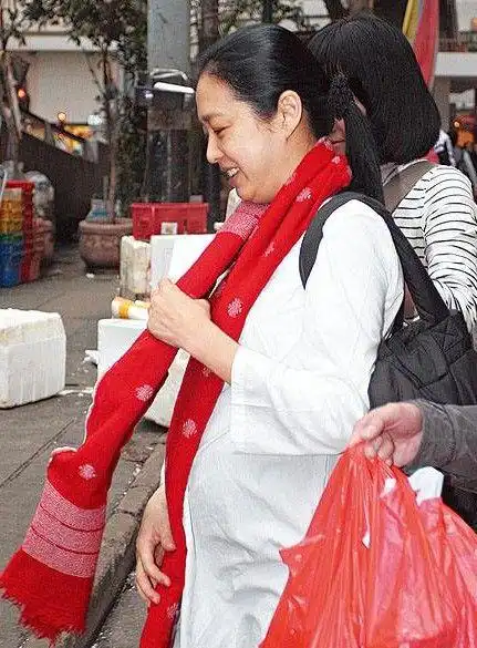 组图朱丽倩待产身姿轻盈4大天王嫂豪门私服揭秘