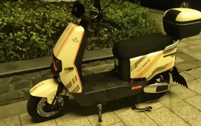 台铃赤兔72v32a,3600元,应该不算买贵了吧.