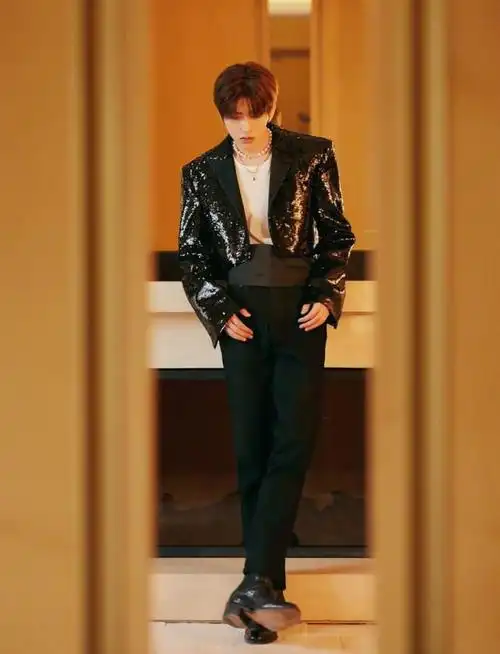 种草鹅比起看导师我更喜欢蔡徐坤脚上的切尔西靴