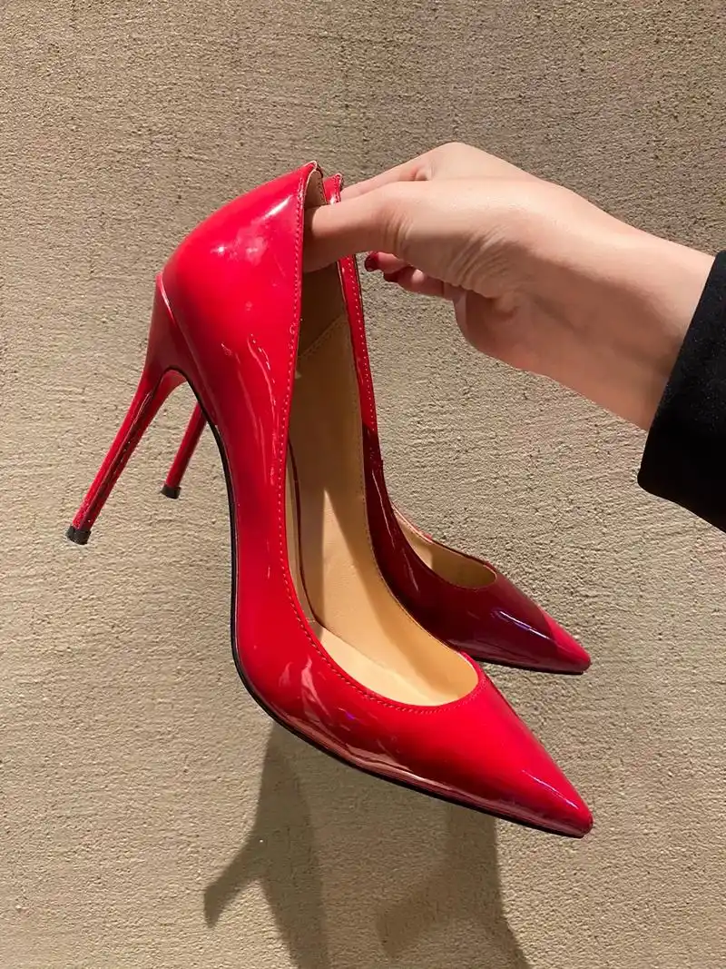 像手纹像散发的香水味,像爱不释手的红色高跟鞋——《红色高跟鞋 - 抖