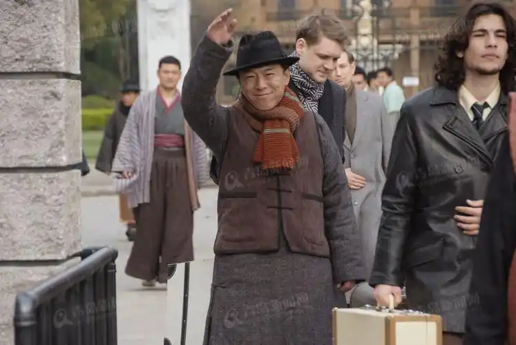 青岛往事山东卫视周六开播 黄渤诠释励志传奇