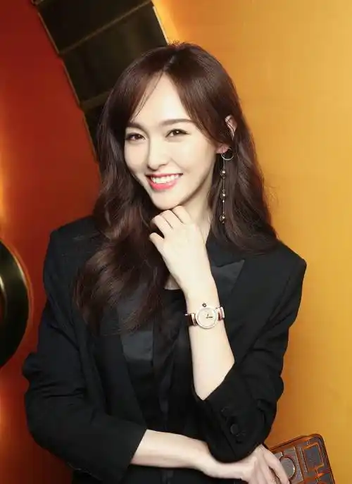 杨幂被资本踢出局,这一次,娱乐圈的残酷在她身上展现的淋漓尽致_公司_