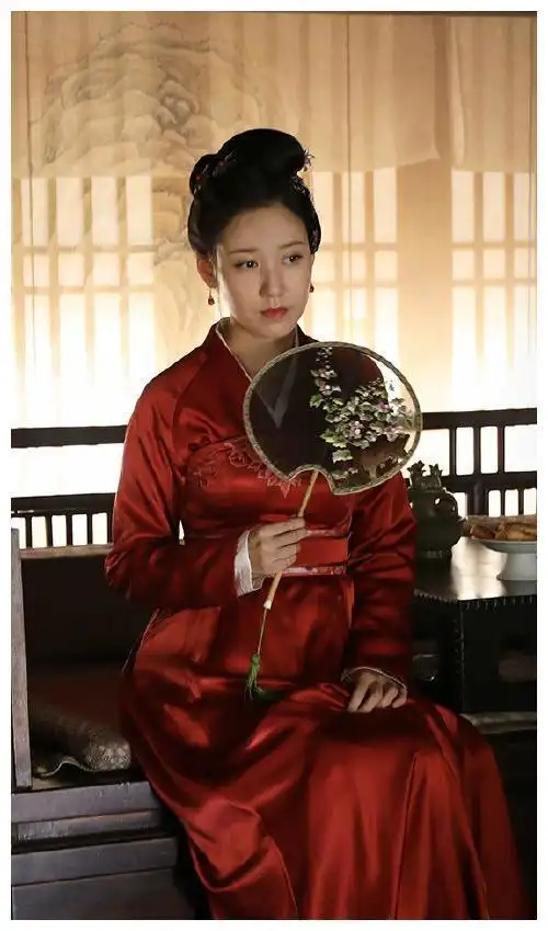 "林小娘"高露:出道20年无绯闻,拒绝苏有朋追求,丈夫