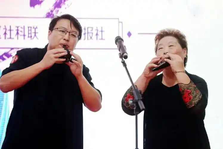 找寻快乐的王奶奶这样的八十岁太酷了