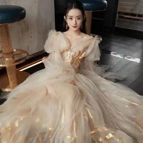 赵丽颖明星同款香槟色高级感长拖尾轻婚纱时尚轻奢晚礼服高级定制