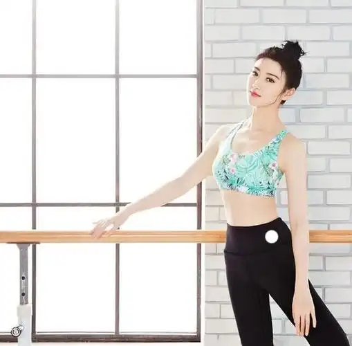 景甜穿运动装旧照被扒,造型活力清爽,却遭遇了网友差评