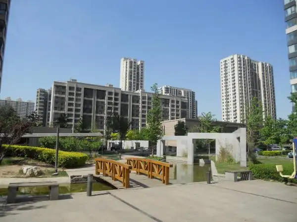 北京新天地 实景照片 本小区的楼王全景,直对小区中心花