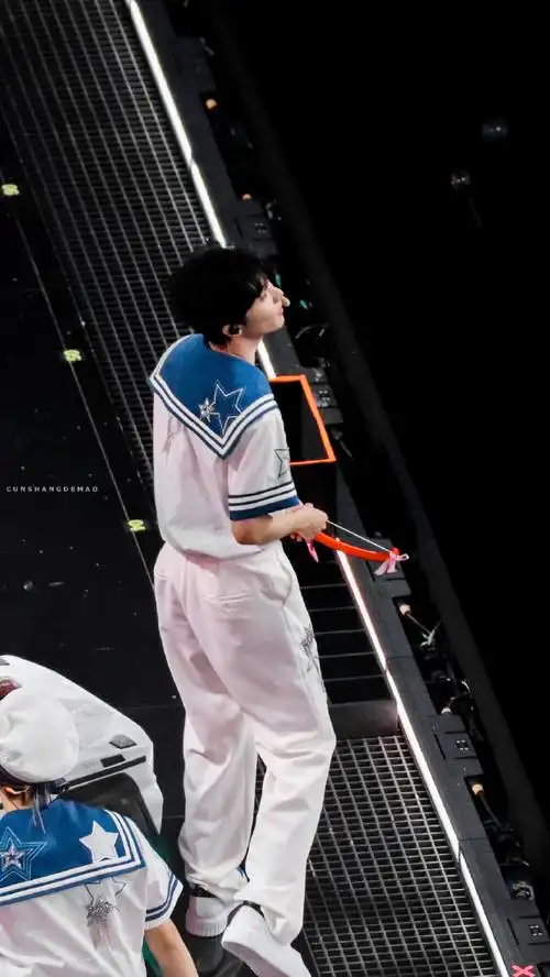 腿有辣么长!#马嘉祺压轴放狠话