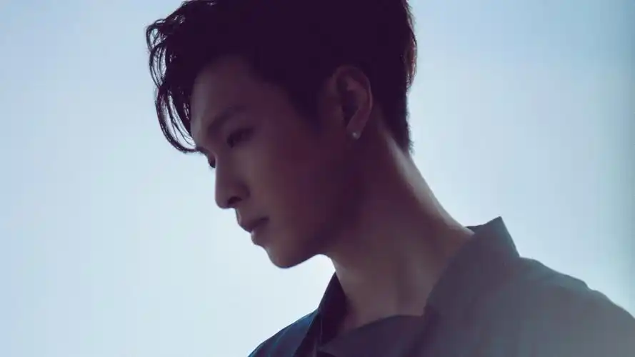 霓云大叔元气壁纸>电脑静态壁纸>电脑明星静态壁纸>内地明星 张艺兴