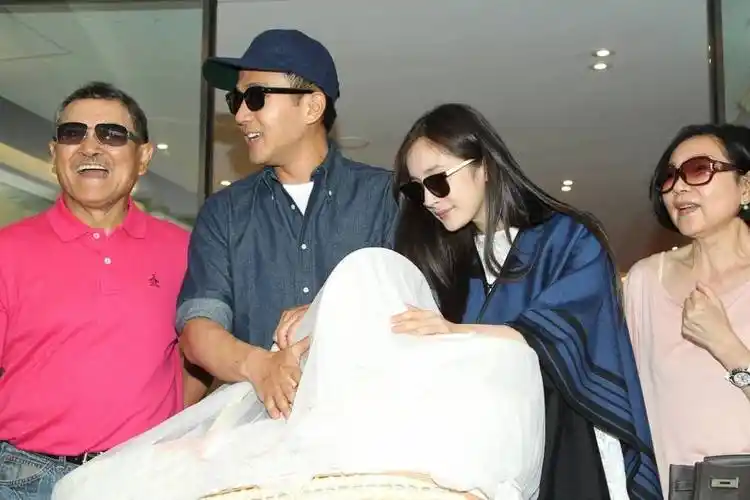 小糯米9岁生日,杨幂ip地址显示香港,低调为女儿庆生好感人_刘恺威