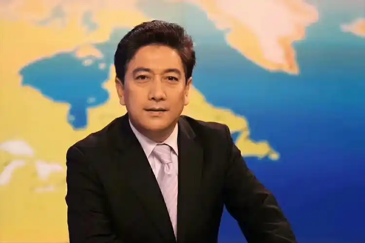 抛弃瘫痪妻子转身娶小13岁娇妻的水均益如今怎样了