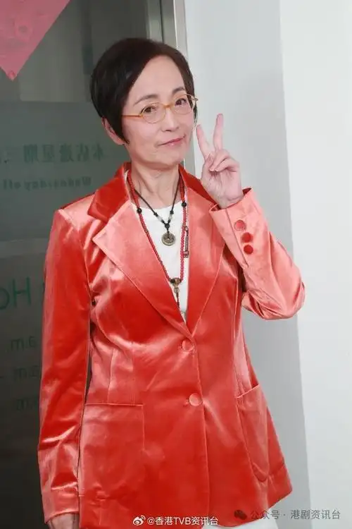 苑琼丹全身心带货息影5年!笑谈跟家燕姐陈年拍剧恩怨|周星驰|石榴姐_