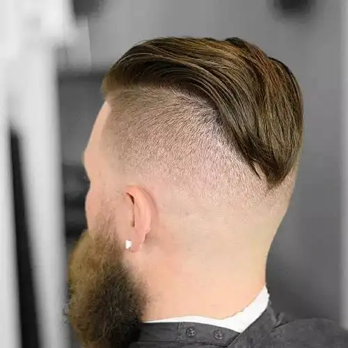 背头后帘其实就是将头发梳成大人的模样(就是简单的背头啦~)然后再将