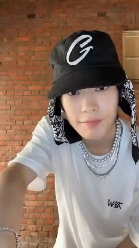 郑在玹第三季度solo出道##郑在玹prada全球品牌代言