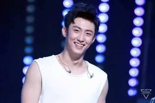 笑得脸都有些泛红的鲸鱼.