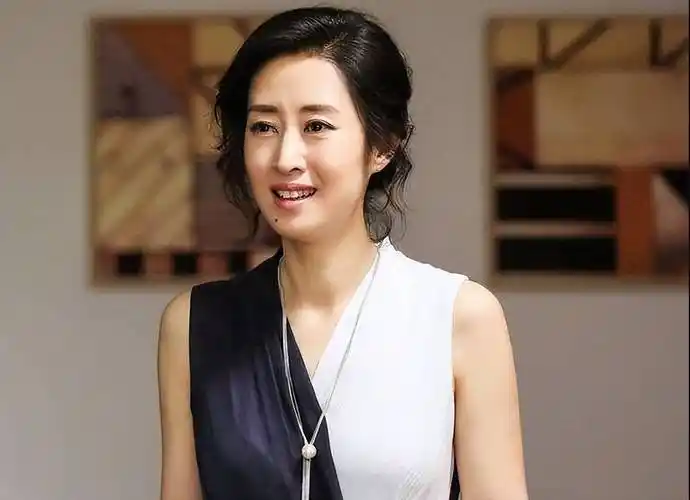 父母爱情拍摄时,刚离婚的刘敏涛找到孔笙求角色,孔笙伸出橄榄枝_孔笙