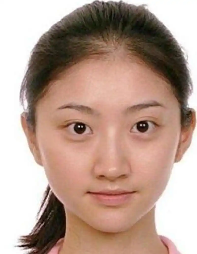 范冰冰证件照打120分,景甜证件照打90分,而她只能打20分!