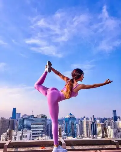 早知道健身房里的女教练这么顶我还有什么理由不去健身