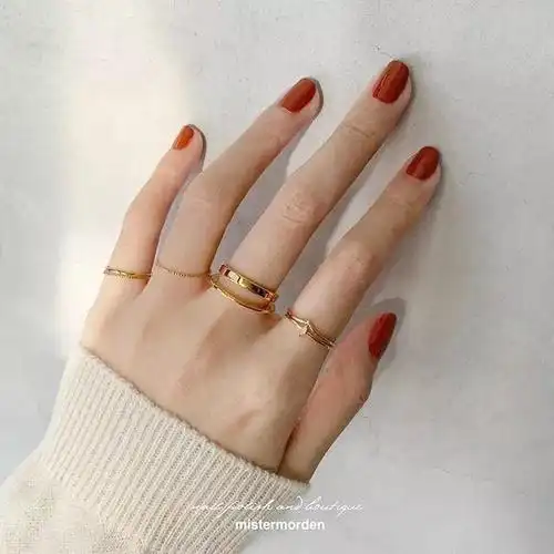 手黑适合做什么纯色美甲?