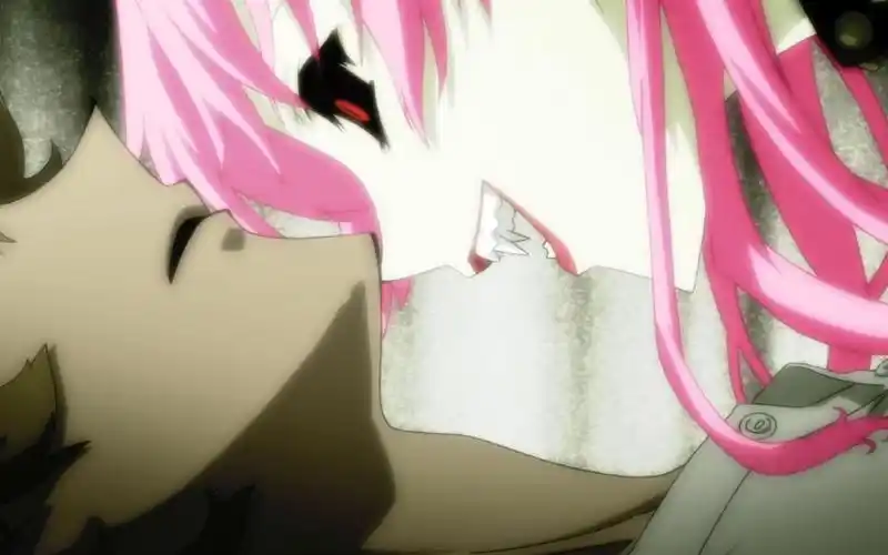 【尸鬼】女孩被榨干死去又复活,长出獠牙咬向男孩的脖子!